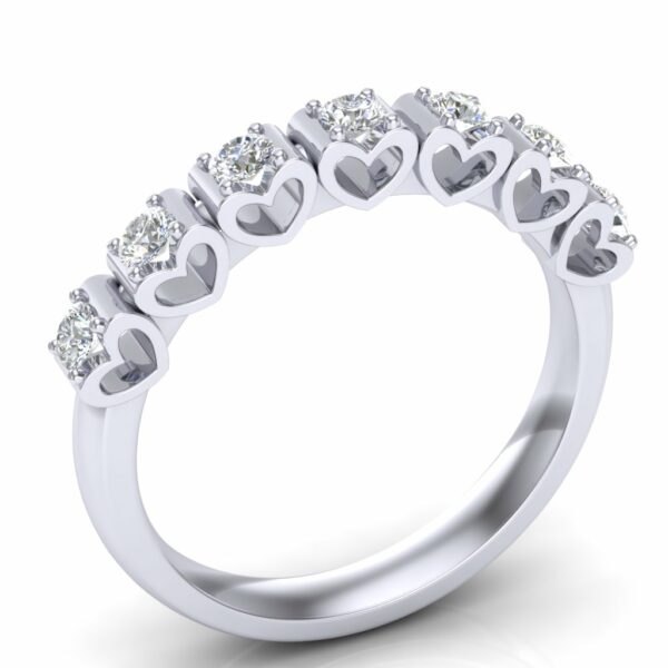 Dijamantski prsten sa srcima