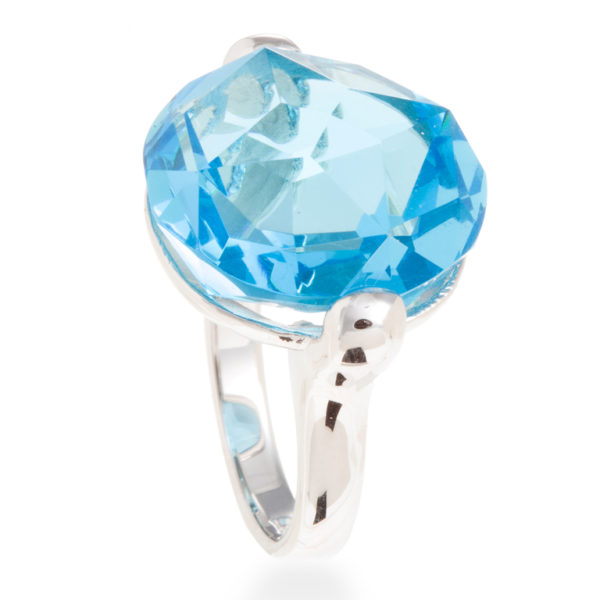 srebrni prsten sa plavim kristalom