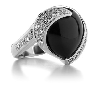 Luxenter prsten sa oniksom
