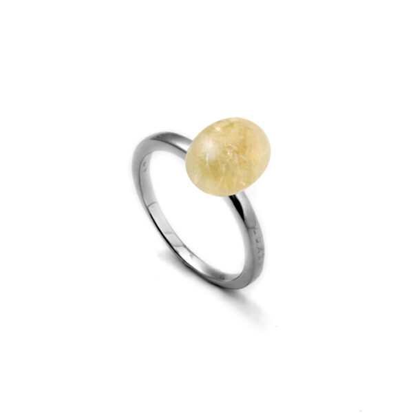 Prsten sa zlatnim kamenom