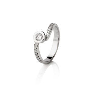Stilizovani prsten sa dijamantima